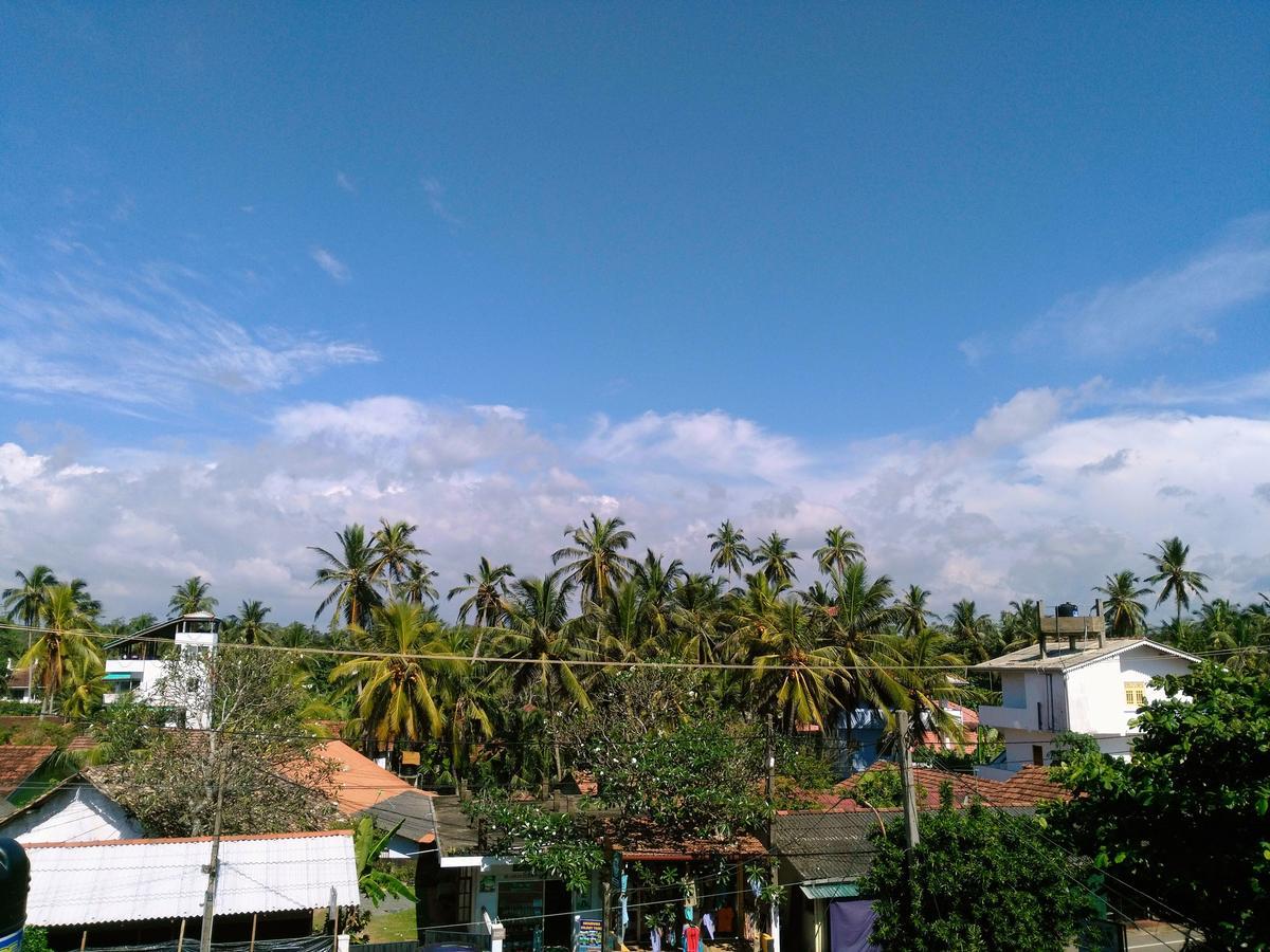 Sunnys Beach Guest House Hikkaduwa Esterno foto