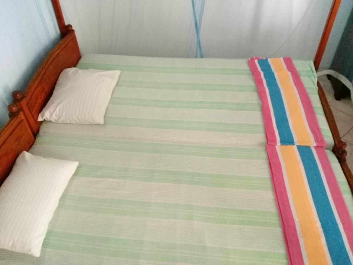 Sunnys Beach Guest House Hikkaduwa Esterno foto